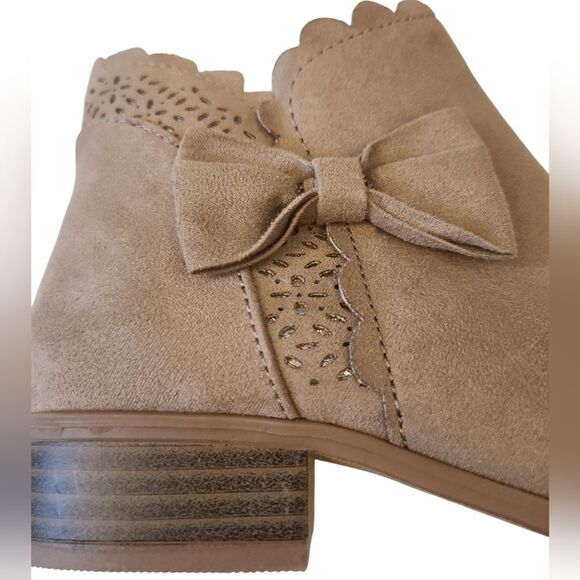 SO Ankle Boots Taupe‎ Suede With Eyelet And Bows Zipper Girls Size 7.5 - Picture 10 of 13